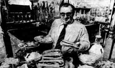 David Main mine host of the Stirling Castle and the Overflow. 1979